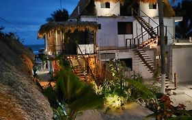 Casa Mate Beachfront Houses El Cuyo